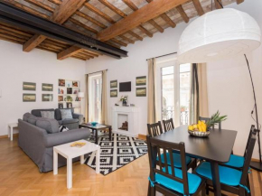 Trevi Fountain Luxury Apartment
